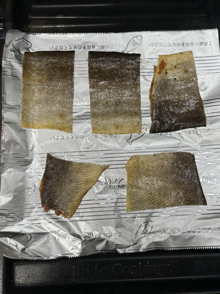 ビワマス冷燻製イブシギンの皮